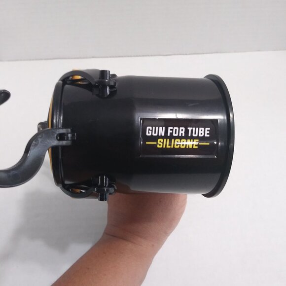 Siligun Compact 4" Heavy-Duty Dripless Caulk Gun - Picture 6 of 12